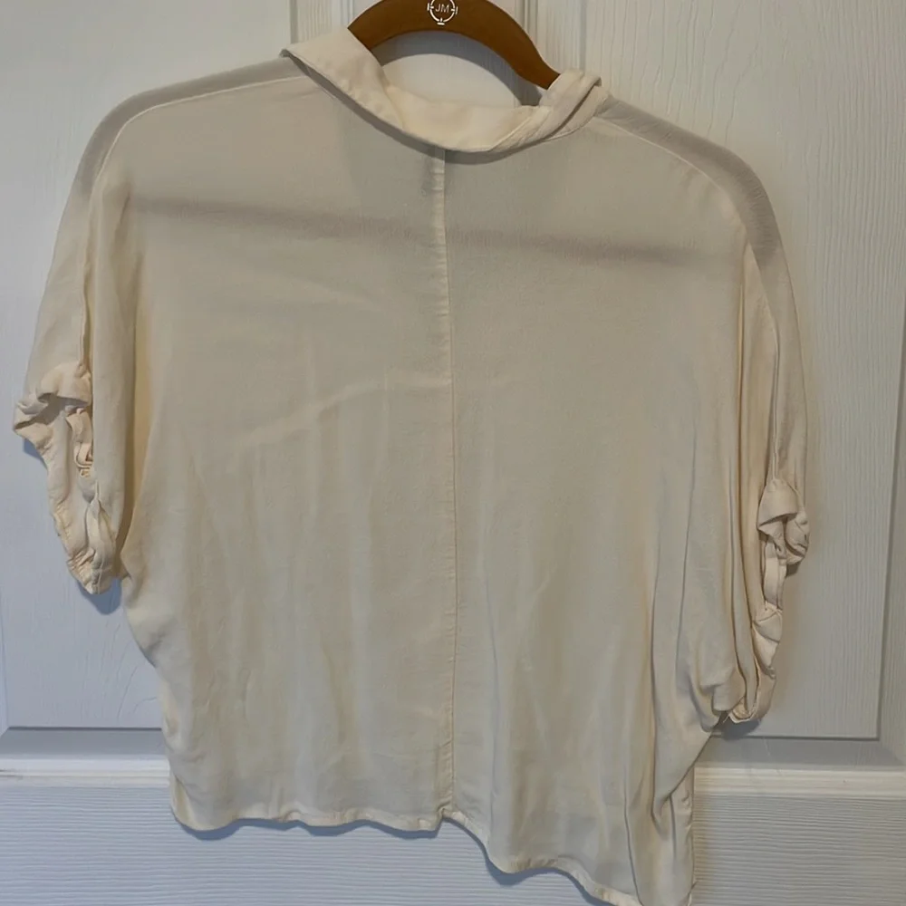 NWOT Forever 21 Cropped Button Down - Picture 3 of 3